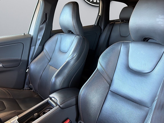 Volvo XC60 15 of 23