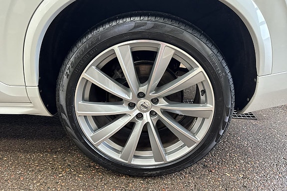 Volvo XC90 12 of 24