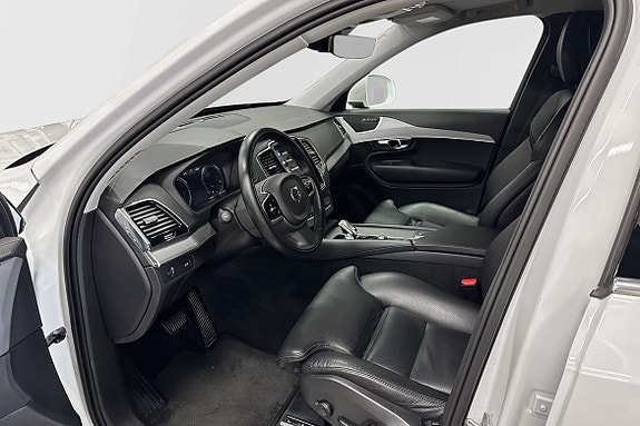 Volvo XC90 4 of 24