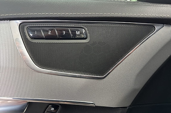 Volvo XC90 13 of 24