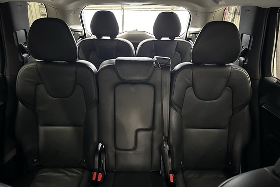 Volvo XC90 17 of 24