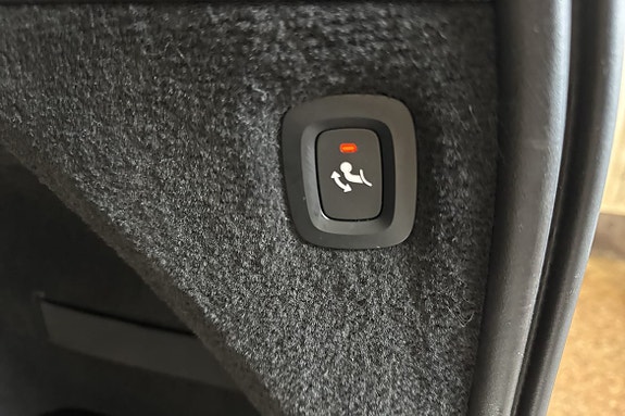 Volvo XC90 18 of 24