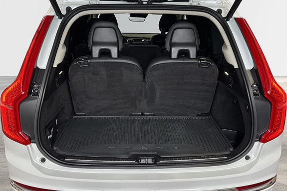 Volvo XC90 8 of 24