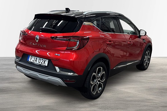 Renault Captur 3 of 18
