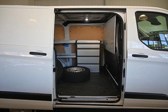 Ford Transit Custom 11 of 25