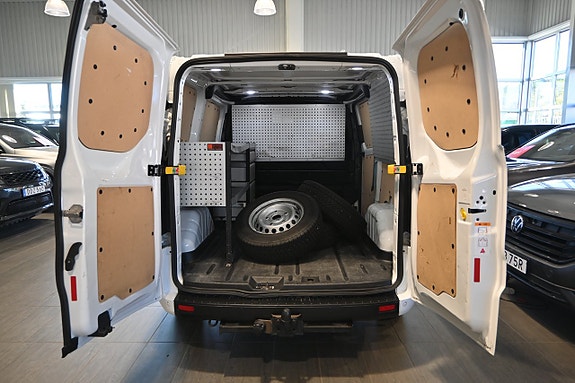 Ford Transit Custom 13 of 25