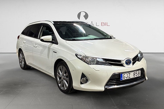 Toyota Auris 9 of 17