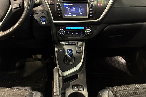 Toyota Auris 12 of 17