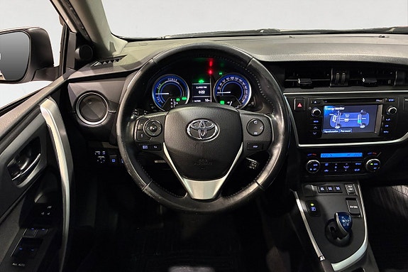 Toyota Auris 13 of 17