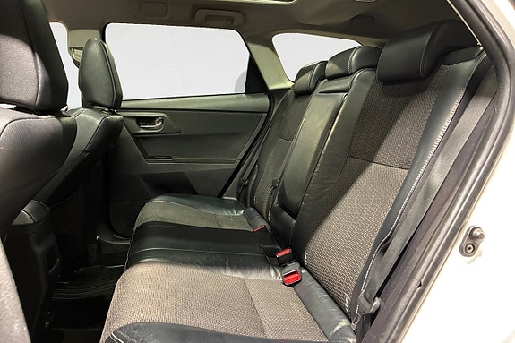 Toyota Auris 14 of 17