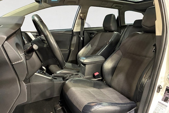 Toyota Auris 3 of 17