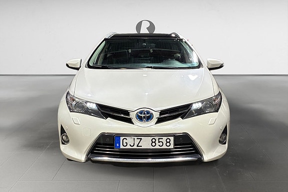Toyota Auris 10 of 17