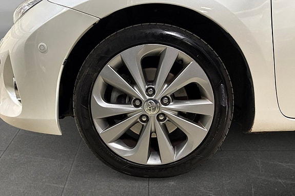 Toyota Auris 16 of 17