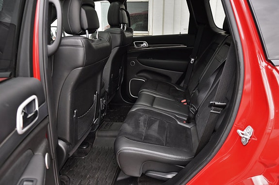 Jeep Grand Cherokee 8 of 16