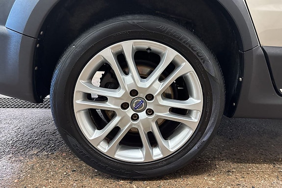 Volvo XC70 9 of 23
