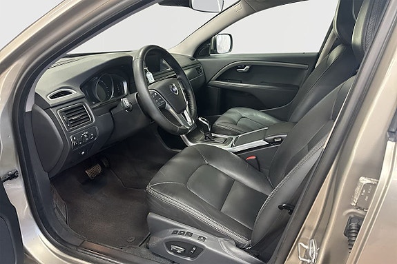 Volvo XC70 4 of 23