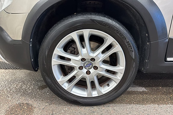 Volvo XC70 11 of 23