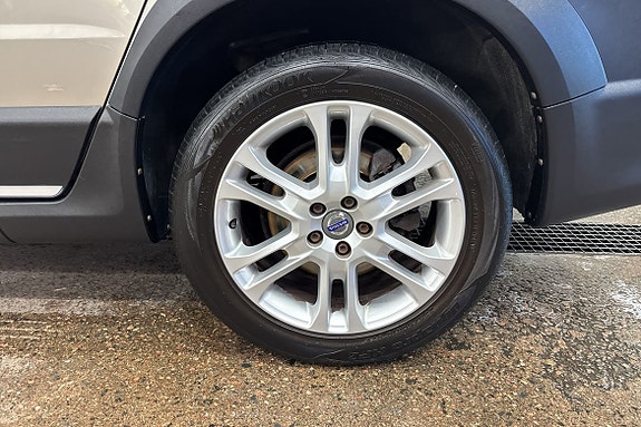 Volvo XC70 12 of 23