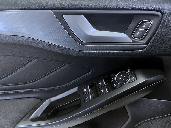 Ford Focus 7 of 17
