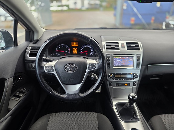 Toyota Avensis 6 of 8