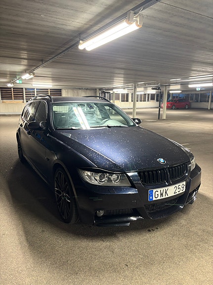 BMW 320d 2 of 13