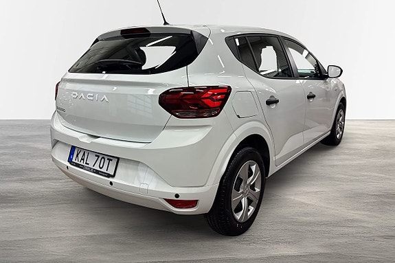 Dacia Sandero 3 of 17