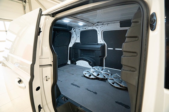 Volkswagen ID. Buzz 16 of 21