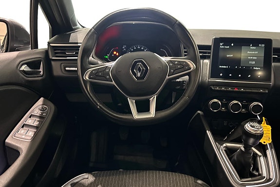 Renault Clio 11 of 22