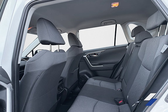 Toyota RAV4 6 of 7