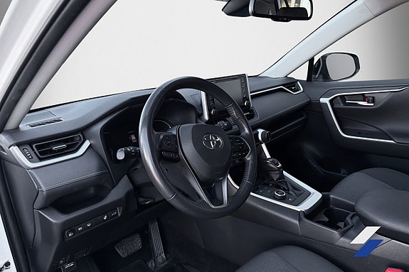 Toyota RAV4 4 of 7