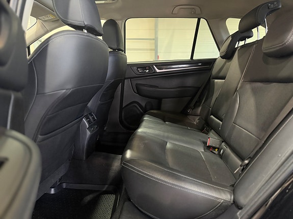 Subaru Outback 25 of 30