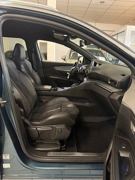 Peugeot 5008 18 of 23