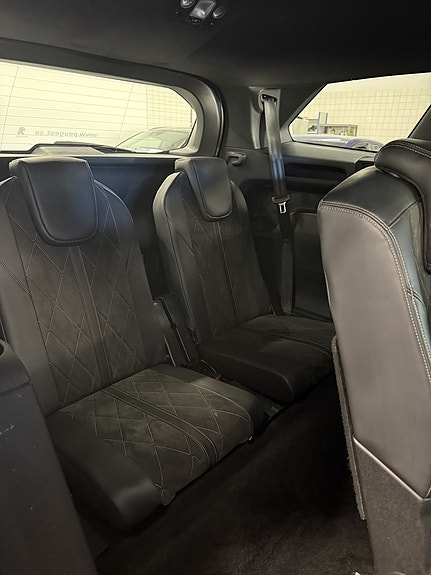 Peugeot 5008 21 of 23