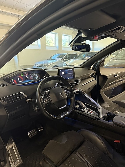 Peugeot 5008 8 of 23
