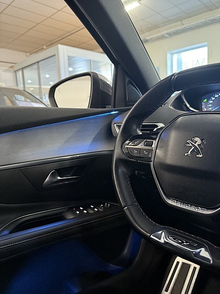 Peugeot 5008 17 of 23