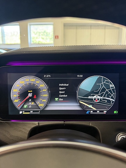 Mercedes-Benz E220 d 16 of 23