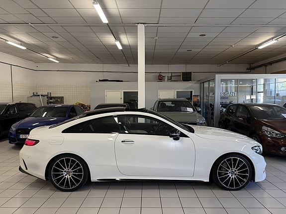 Mercedes-Benz E220 d 2 of 23