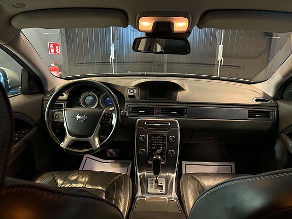 Volvo XC70 8 of 14