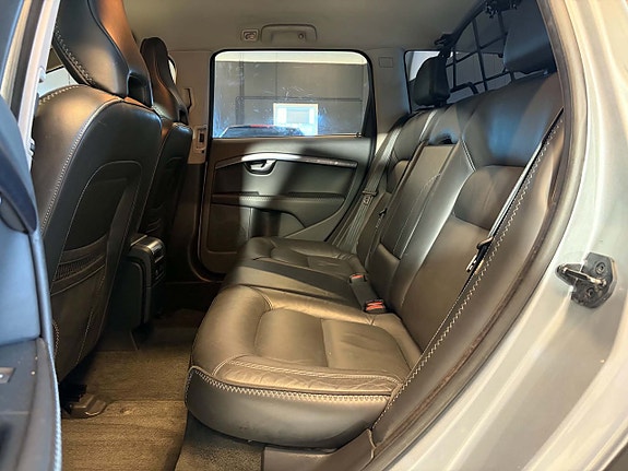 Volvo XC70 10 of 14