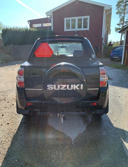 Suzuki Grand Vitara 7 of 10
