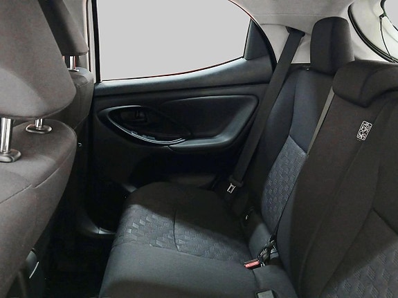 Toyota Yaris 16 of 22