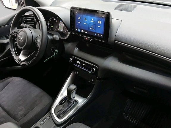 Toyota Yaris 15 of 22