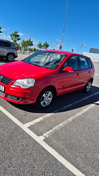 Volkswagen Polo 2 of 16