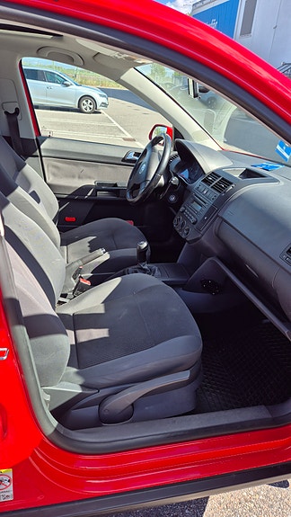 Volkswagen Polo 13 of 16