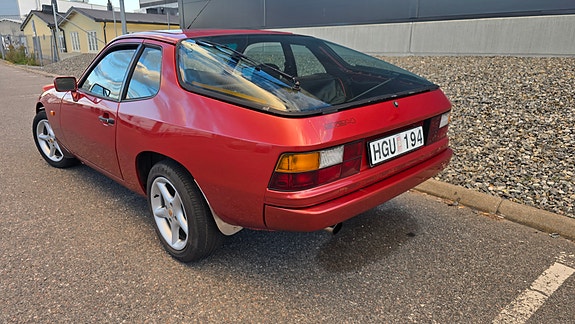 Porsche 924 6 of 19