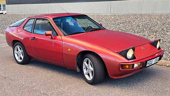 Porsche 924 7 of 19