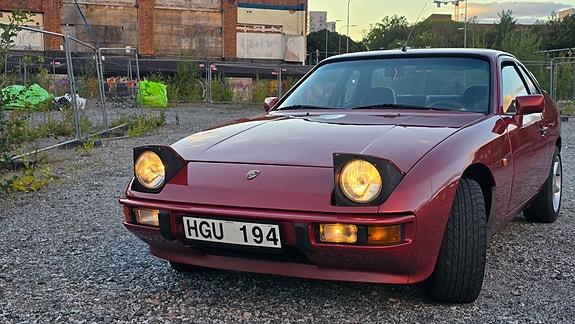 Porsche 924 16 of 19