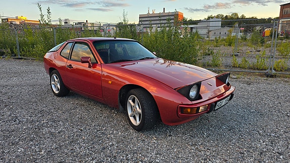Porsche 924 12 of 19