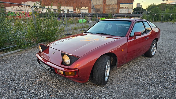 Porsche 924 15 of 19