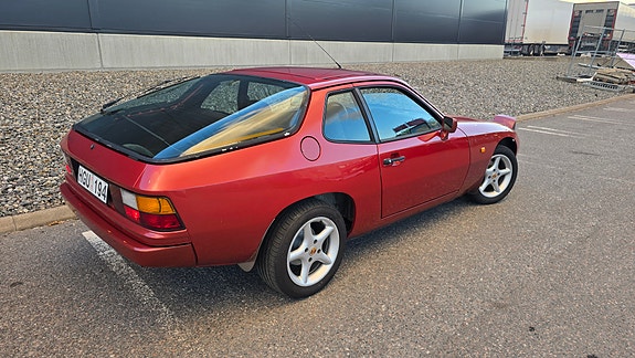 Porsche 924 8 of 19